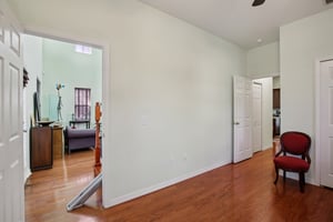 S Mascotte St-S3011-022.jpg