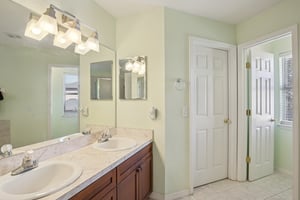 S Mascotte St-S3011-032.jpg