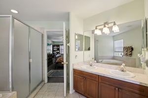 S Mascotte St-S3011-034.jpg