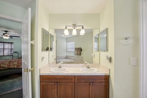 S Mascotte St-S3011-035.jpg