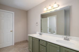 7508 Center Grove Ct-18