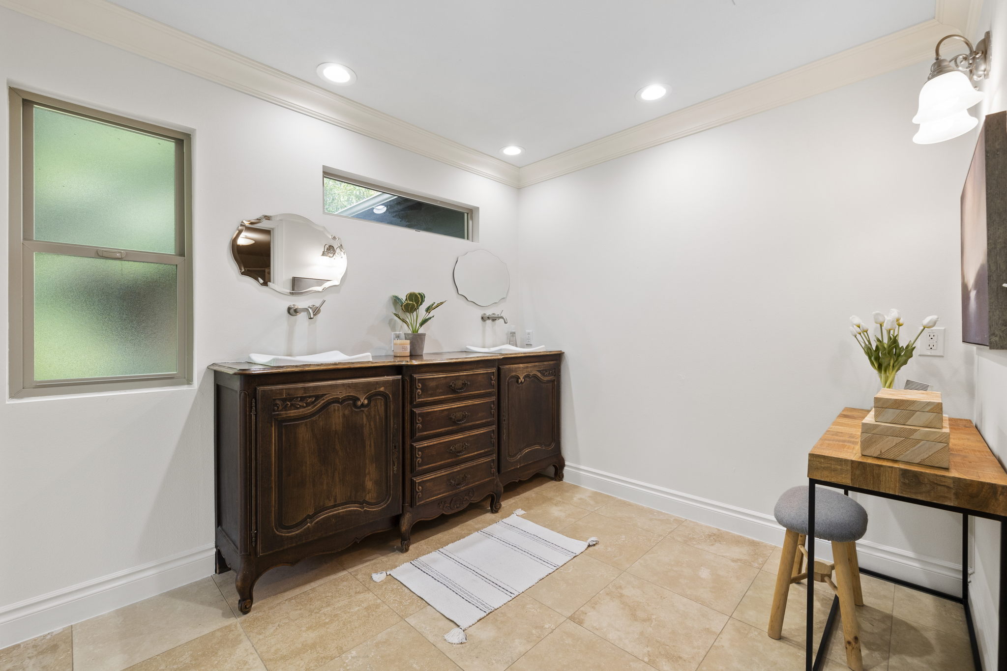 7508 Meadowview Ln, Austin, TX 78752, USA Photo 18