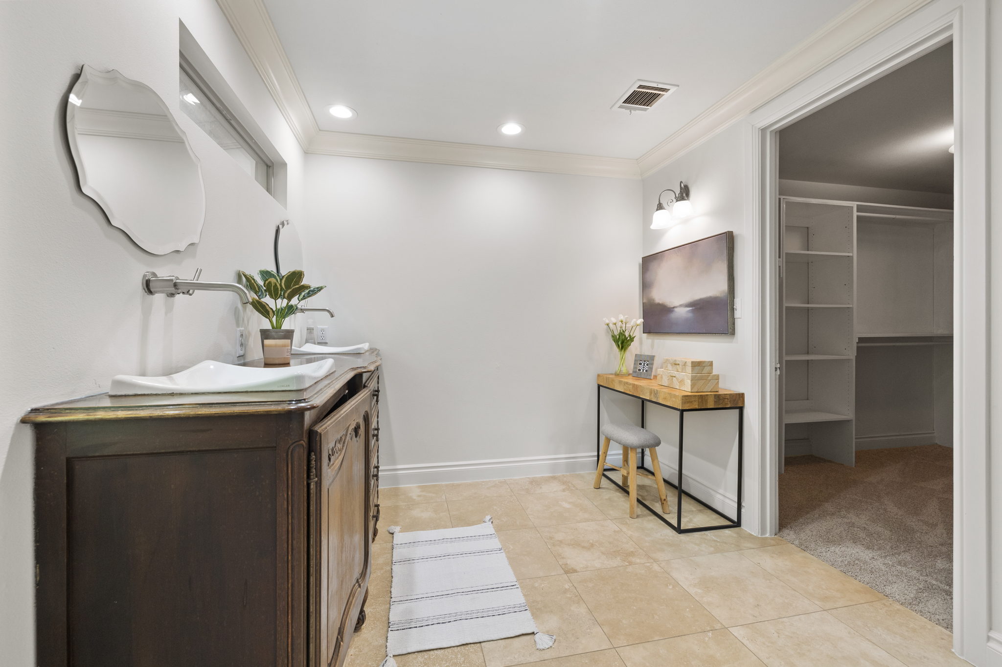 7508 Meadowview Ln, Austin, TX 78752, USA Photo 19