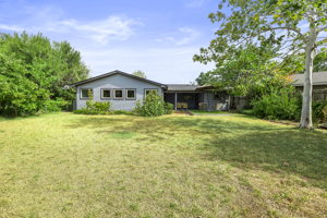 7508 Meadowview Ln, Austin, TX 78752, USA Photo 32