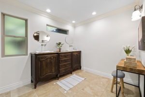 7508 Meadowview Ln, Austin, TX 78752, USA Photo 17