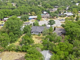 7508 Meadowview Ln, Austin, TX 78752, USA Photo 40