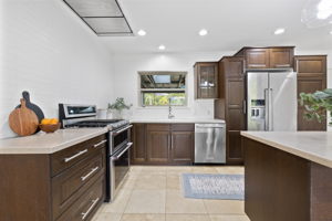 7508 Meadowview Ln, Austin, TX 78752, USA Photo 10