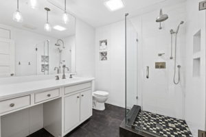 7508 Meadowview Ln, Austin, TX 78752, USA Photo 27