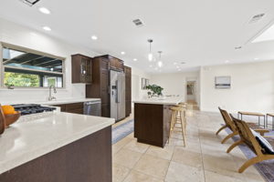 7508 Meadowview Ln, Austin, TX 78752, USA Photo 6
