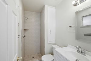  Photo 33