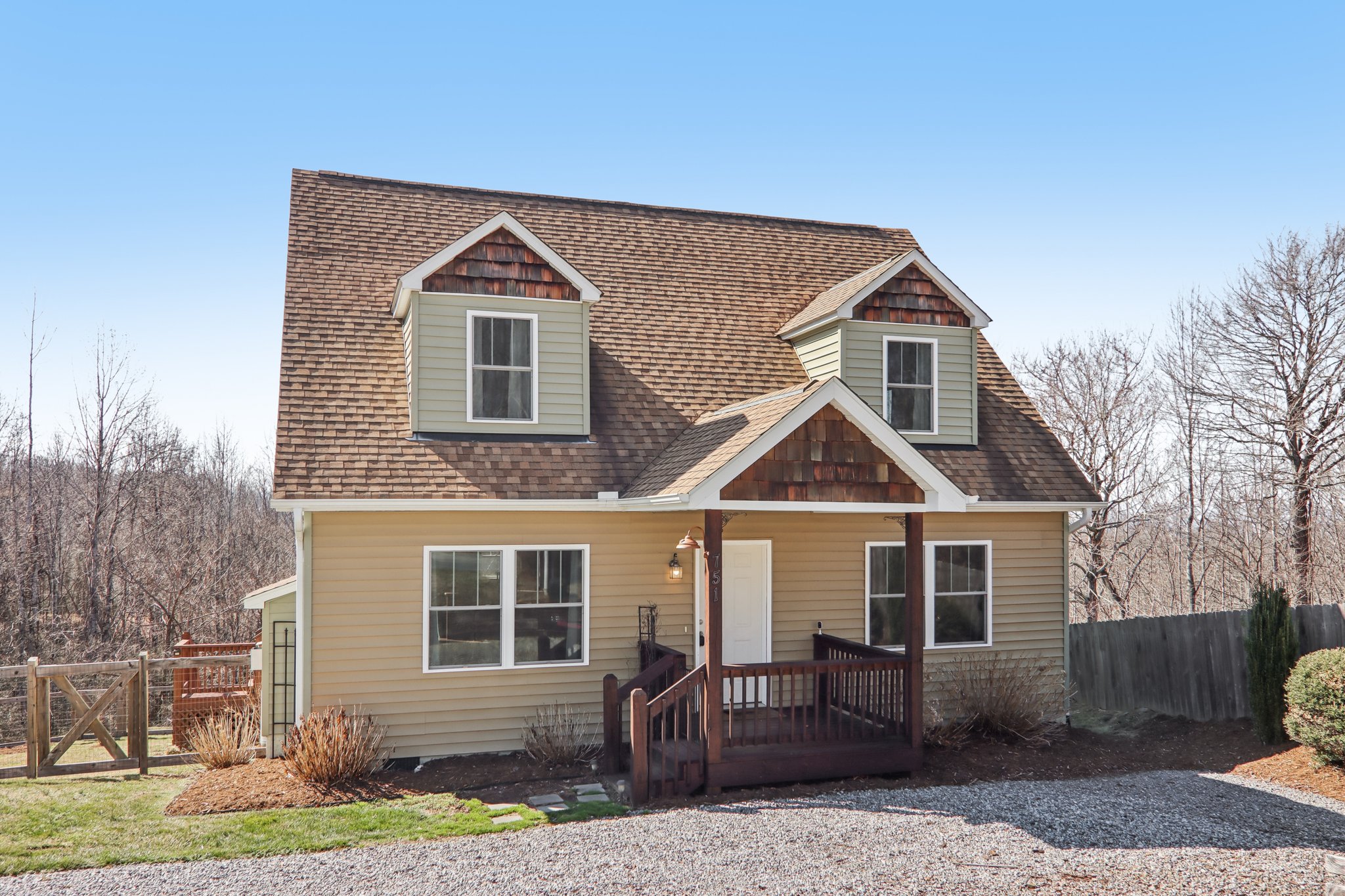 Hutch Mountain Rd-S0103-003.jpg