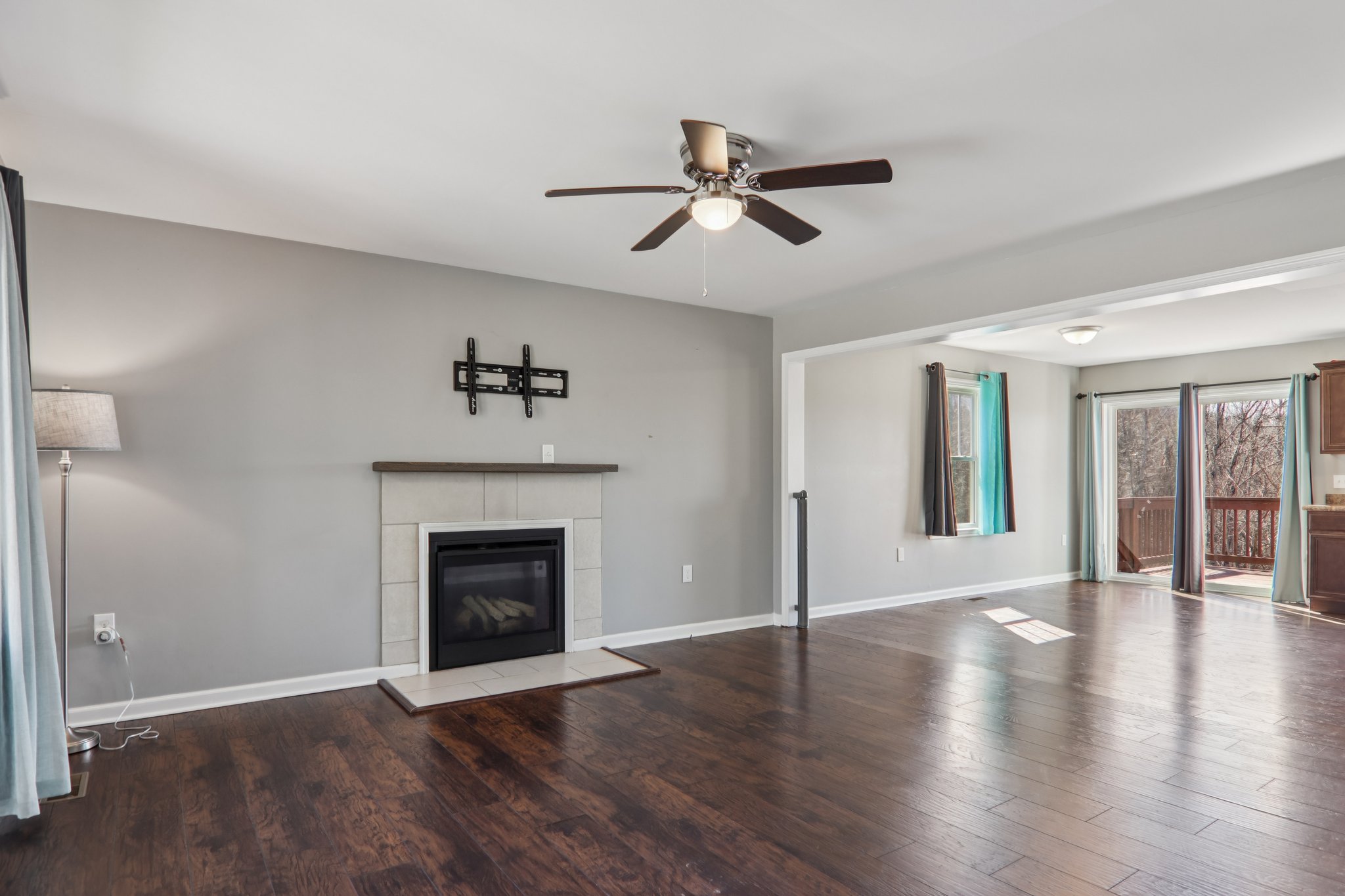 Hutch Mountain Rd-S0103-012.jpg