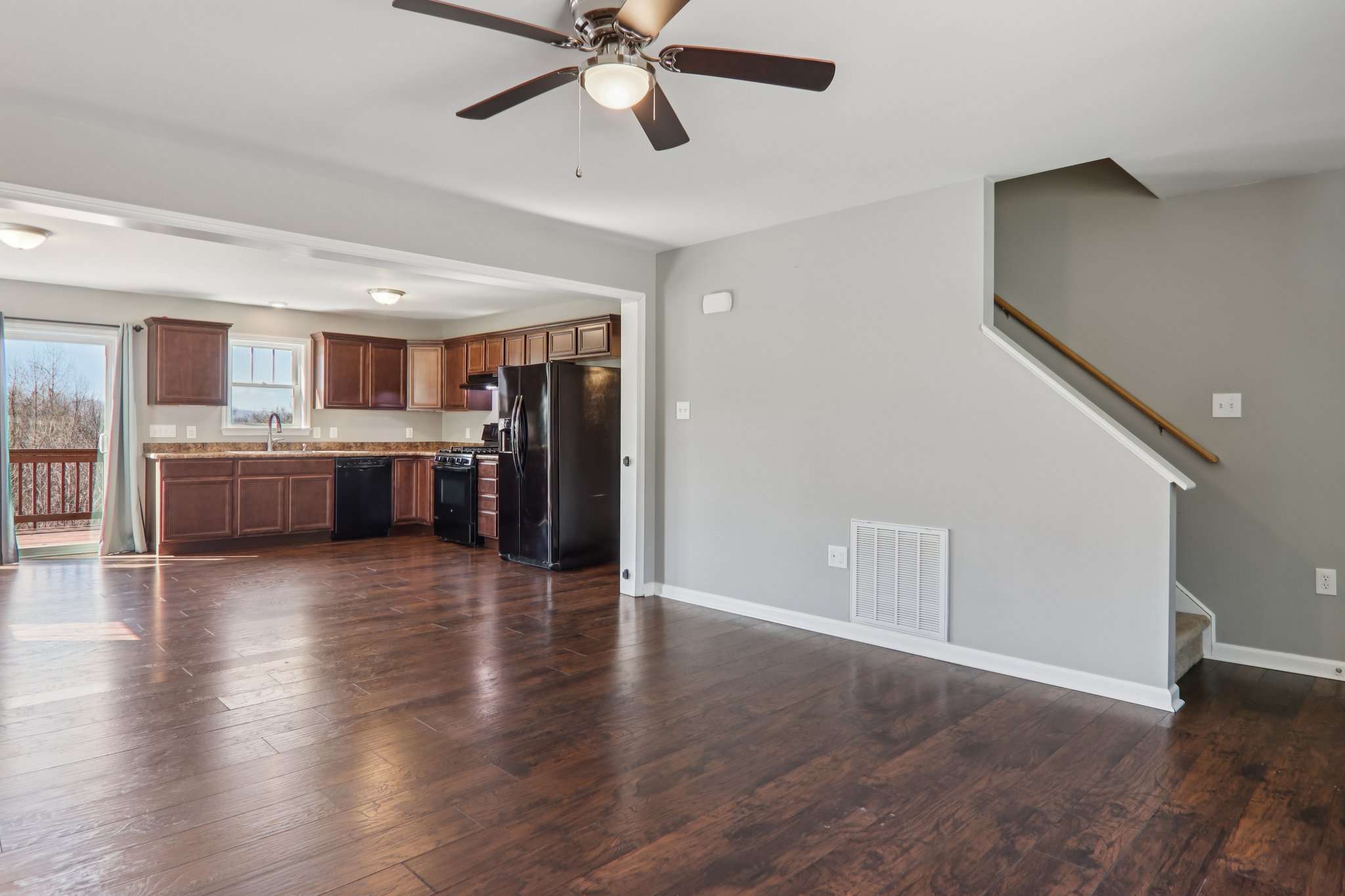 Hutch Mountain Rd-S0103-013.jpg