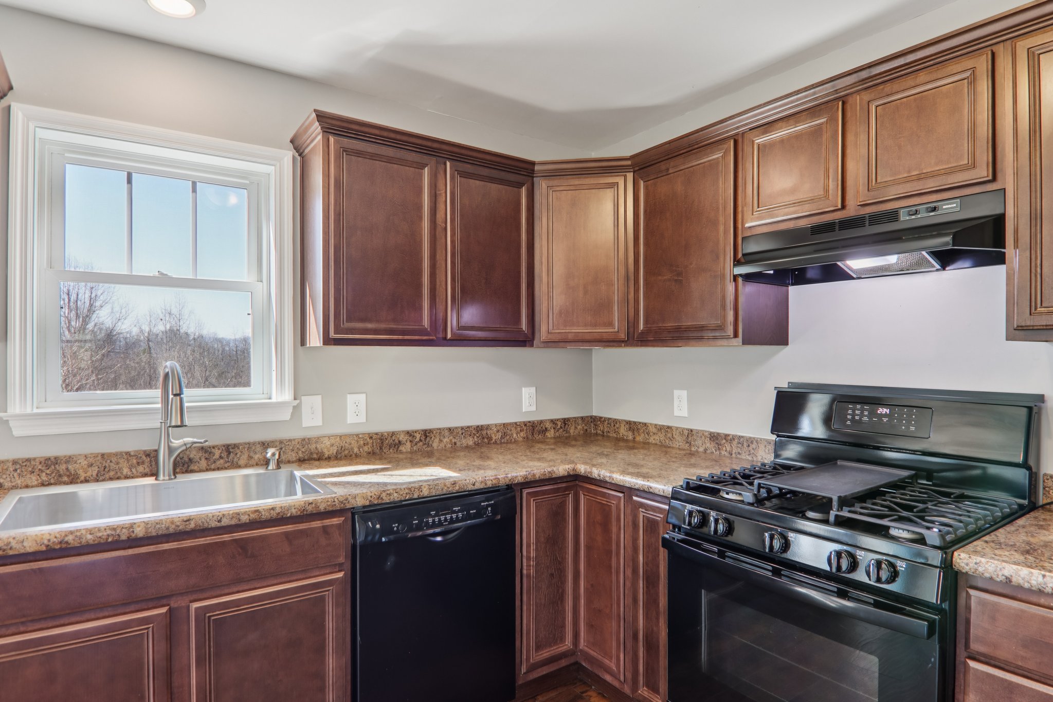 Hutch Mountain Rd-S0103-016.jpg