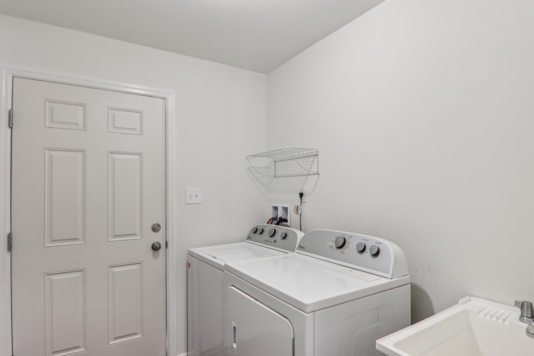 Hutch Mountain Rd-S0103-027.jpg