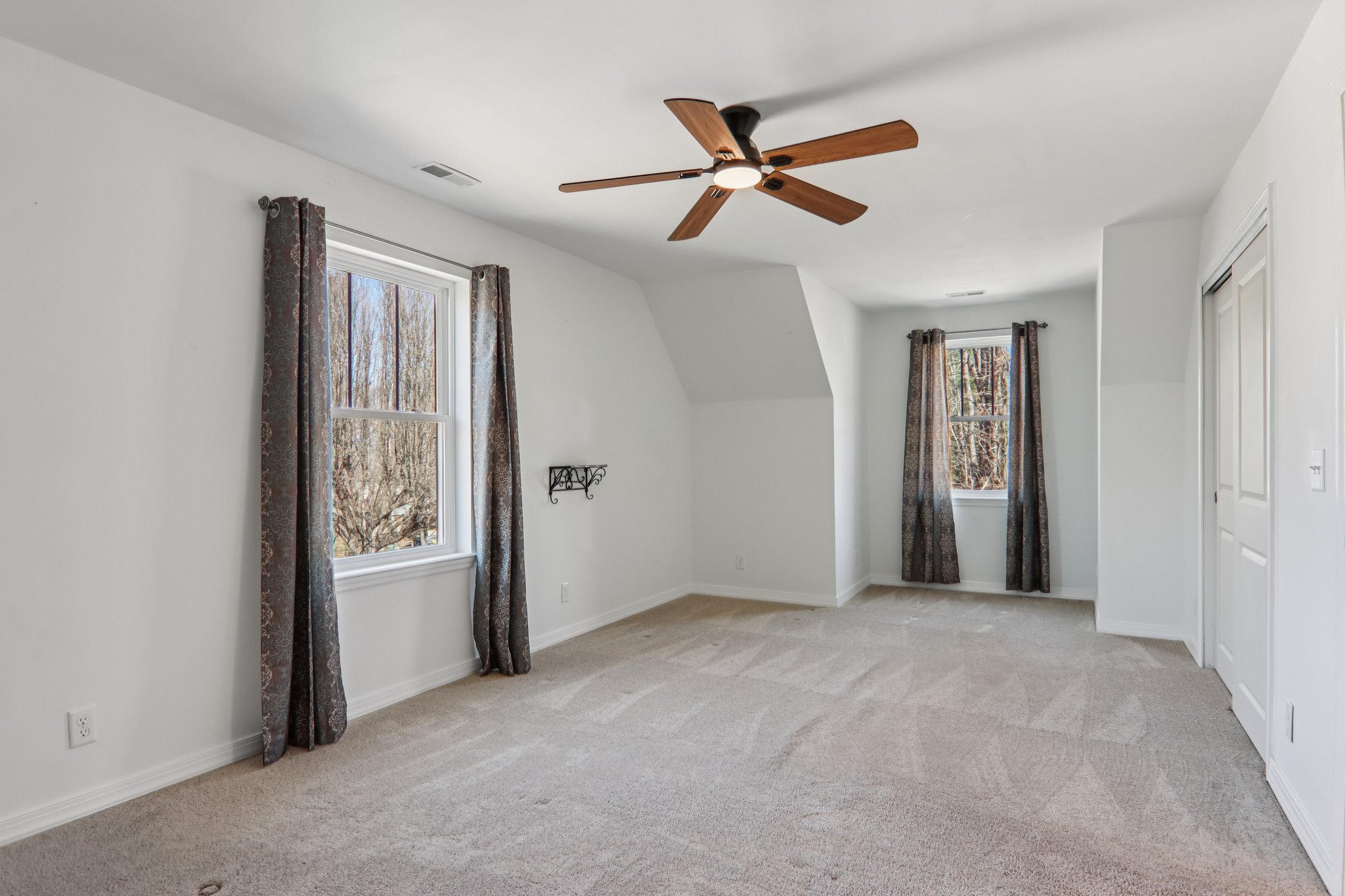 Hutch Mountain Rd-S0103-034.jpg