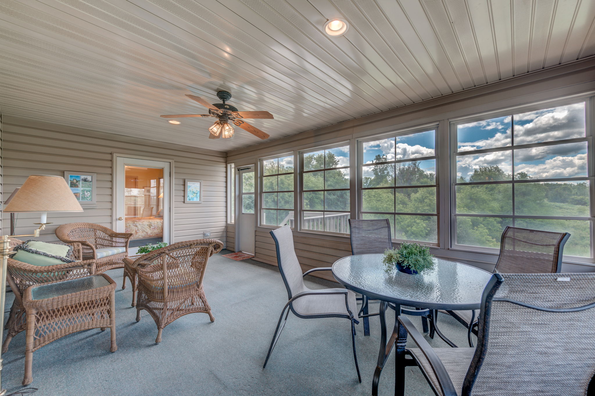 Screened-in Porch