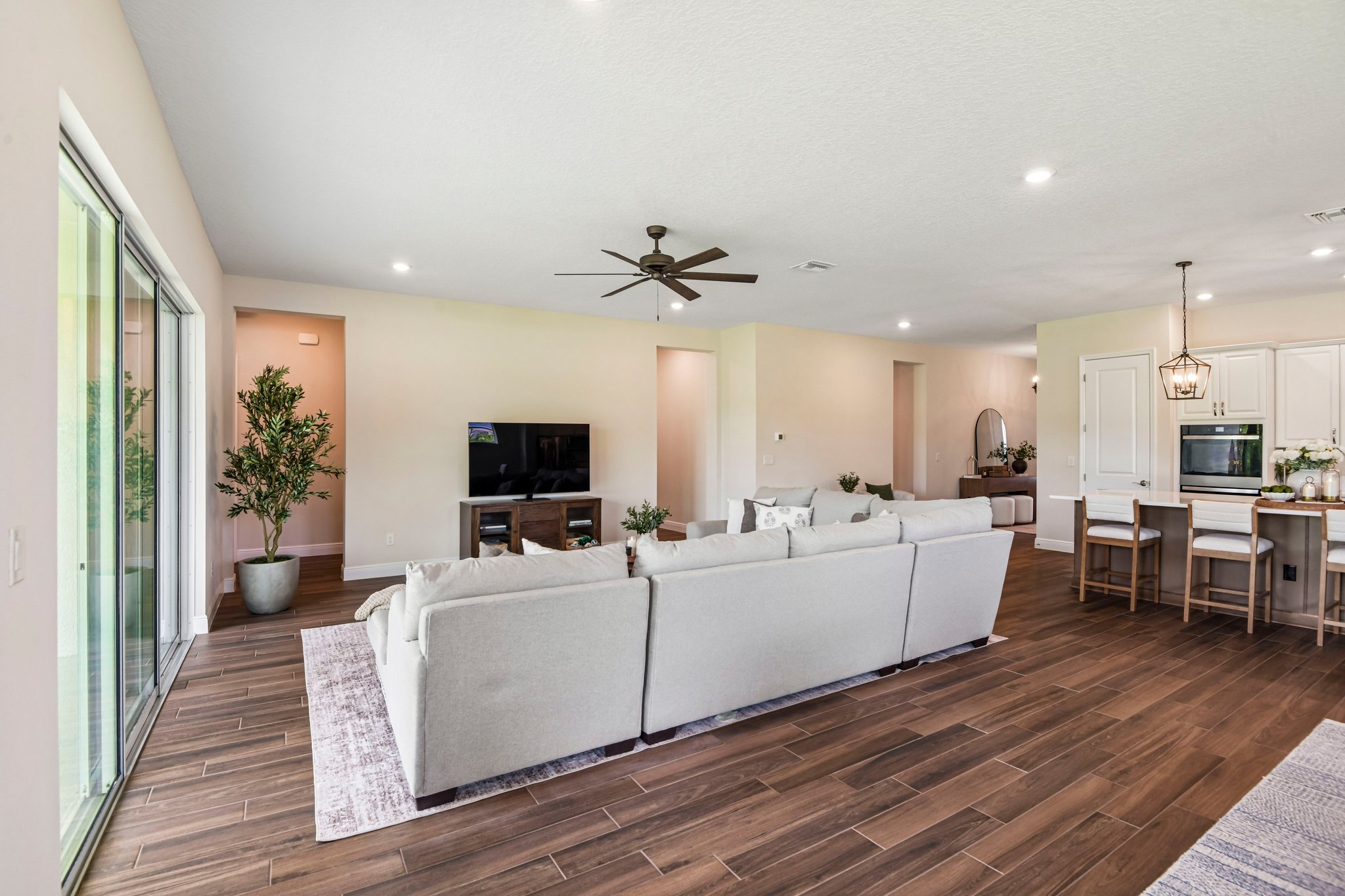 Ashbrooke Pine Lp-S1208-008.jpg