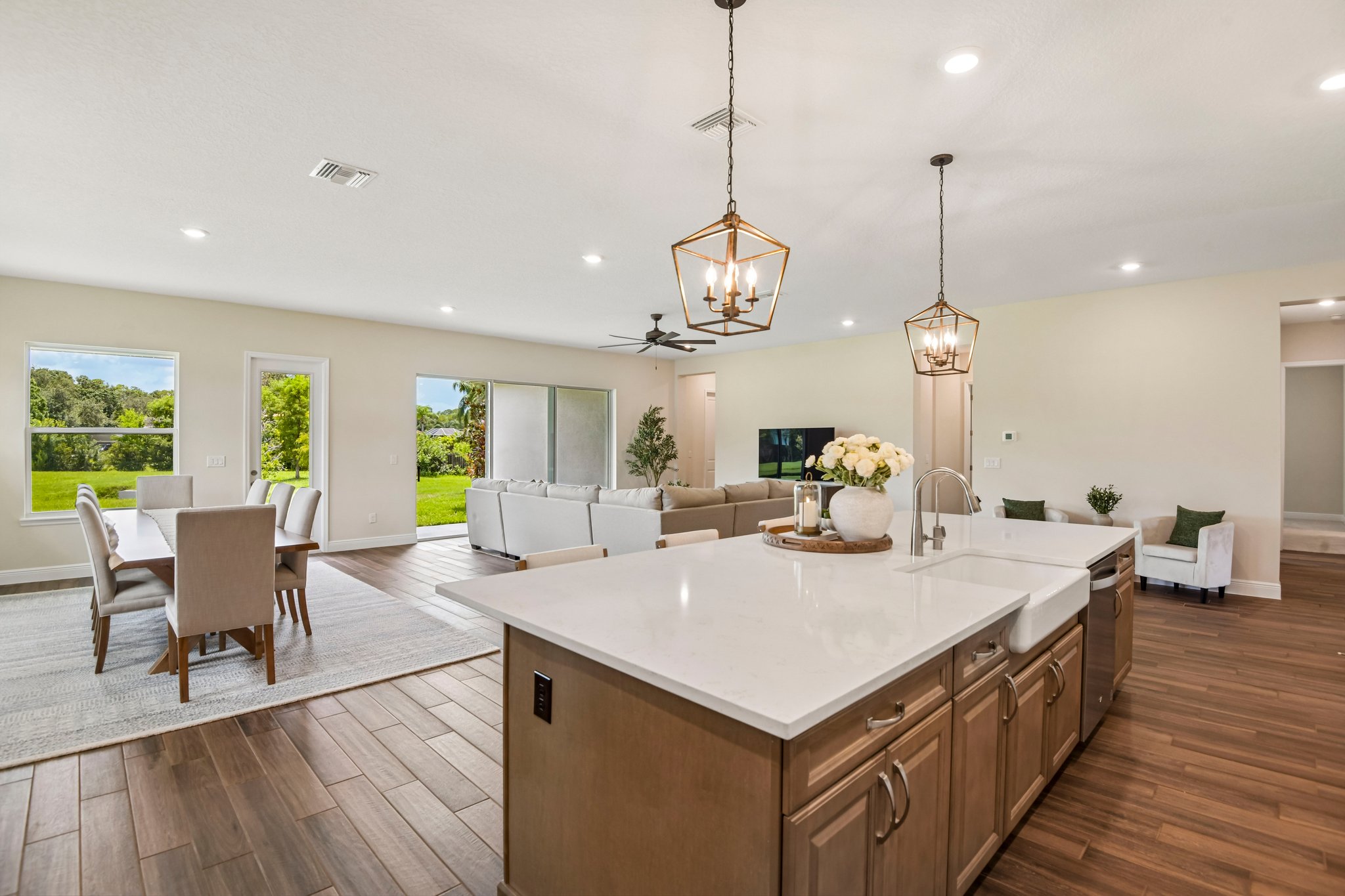Ashbrooke Pine Lp-S1208-016.jpg
