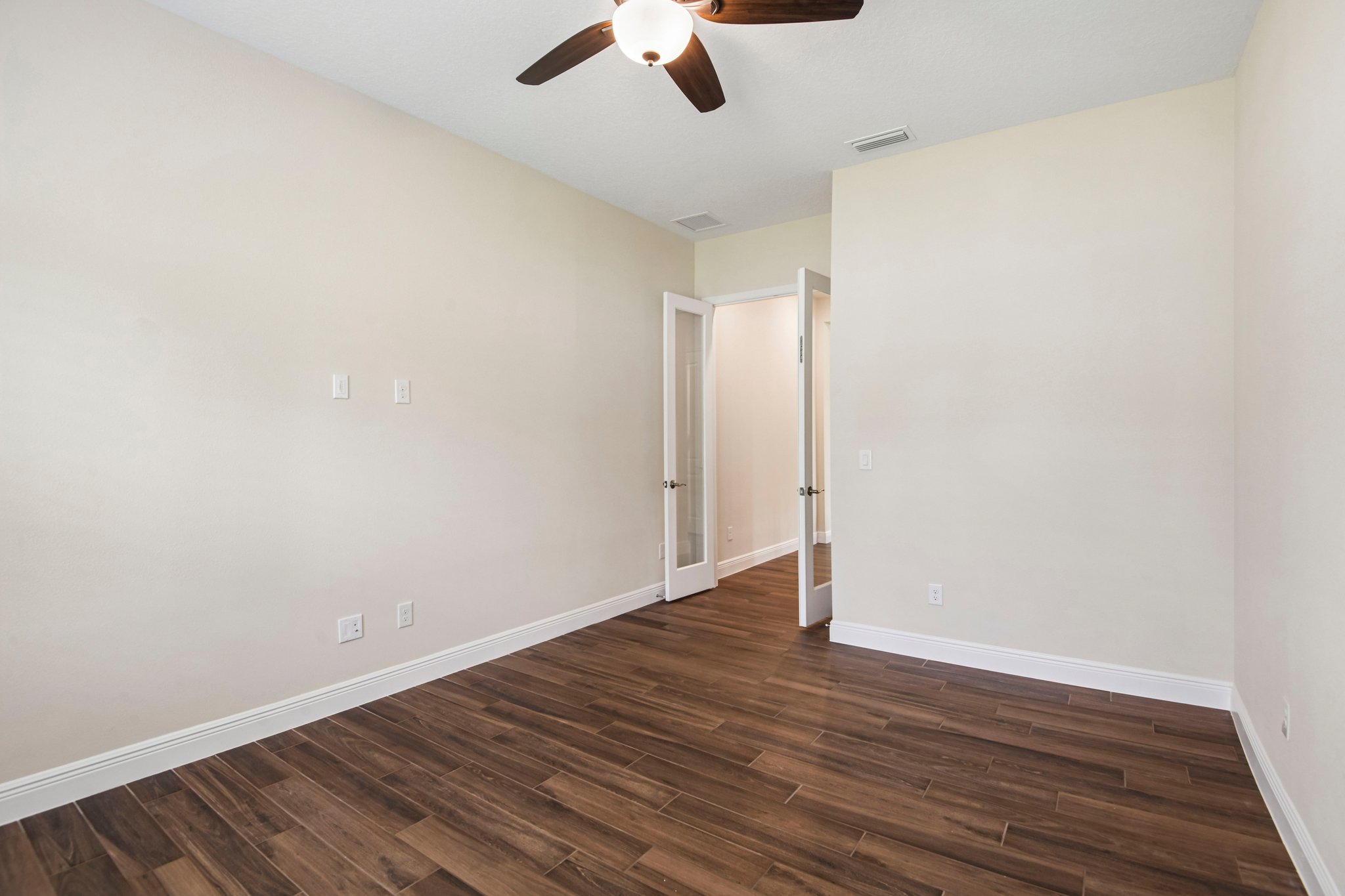 Ashbrooke Pine Lp-S1208-028.jpg
