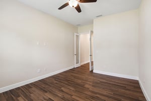 Ashbrooke Pine Lp-S1208-028.jpg