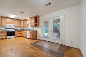 7514 Flora Rd Unit 1-015.jpg