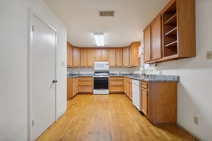 7514 Flora Rd Unit 1-016.jpg