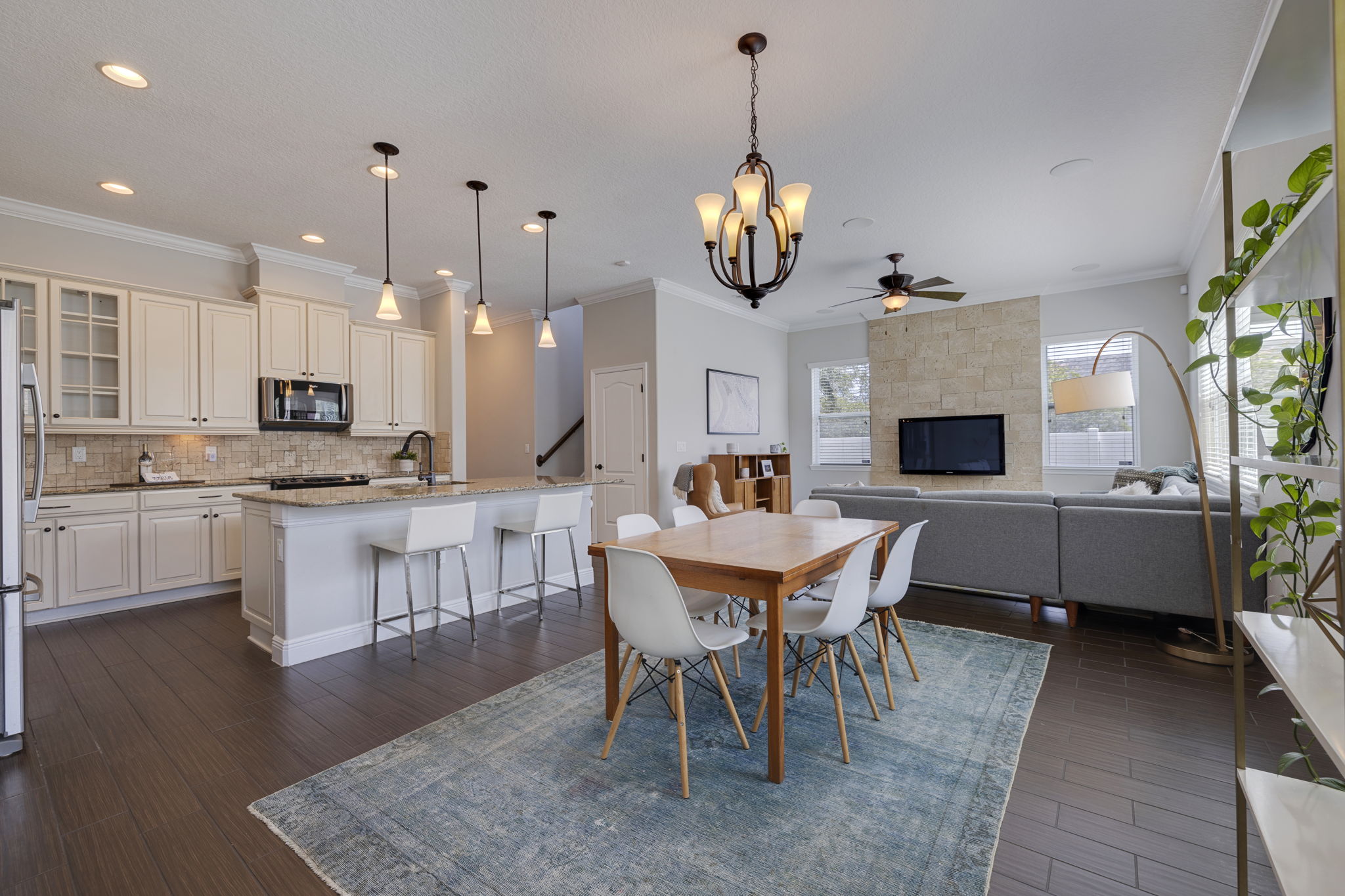 AB3_7515 S Trask St-17