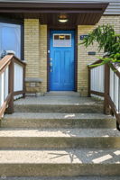 7515 W Roscoe St_010