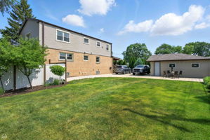 7515 W Roscoe St_019