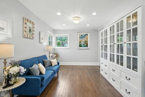 7515 W Roscoe St_029