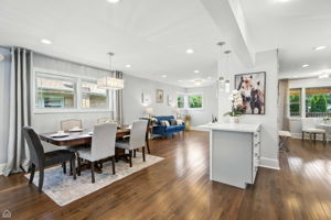 7515 W Roscoe St_035