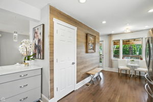 7515 W Roscoe St_037