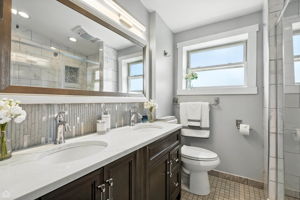 7515 W Roscoe St_055