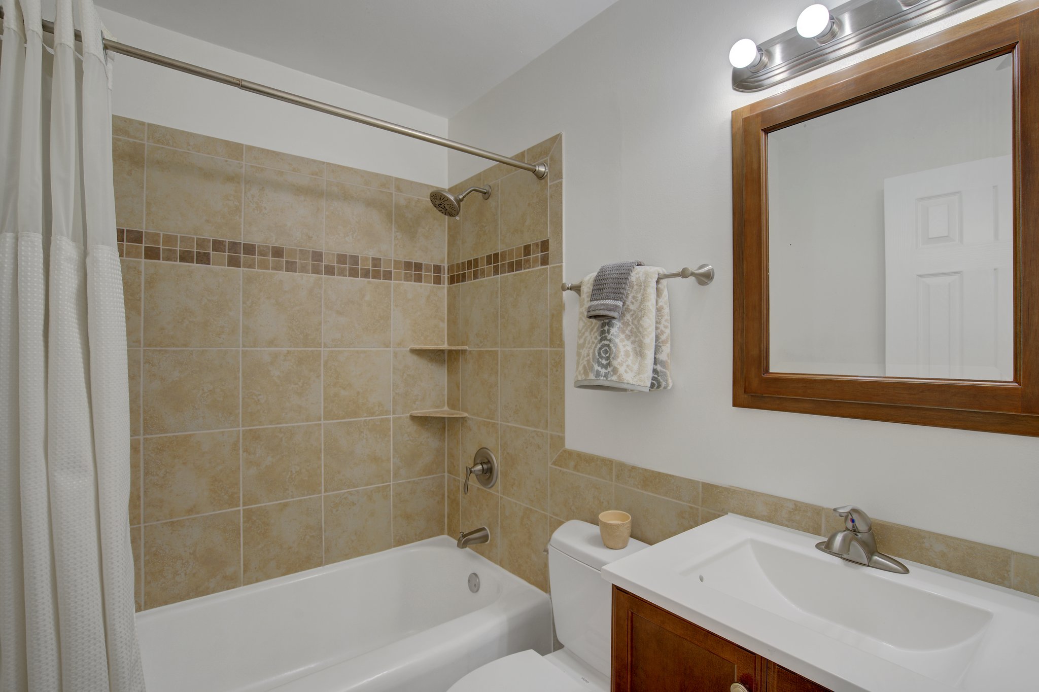 7517 4th St NE, Fridley, MN 55432, US Photo 20