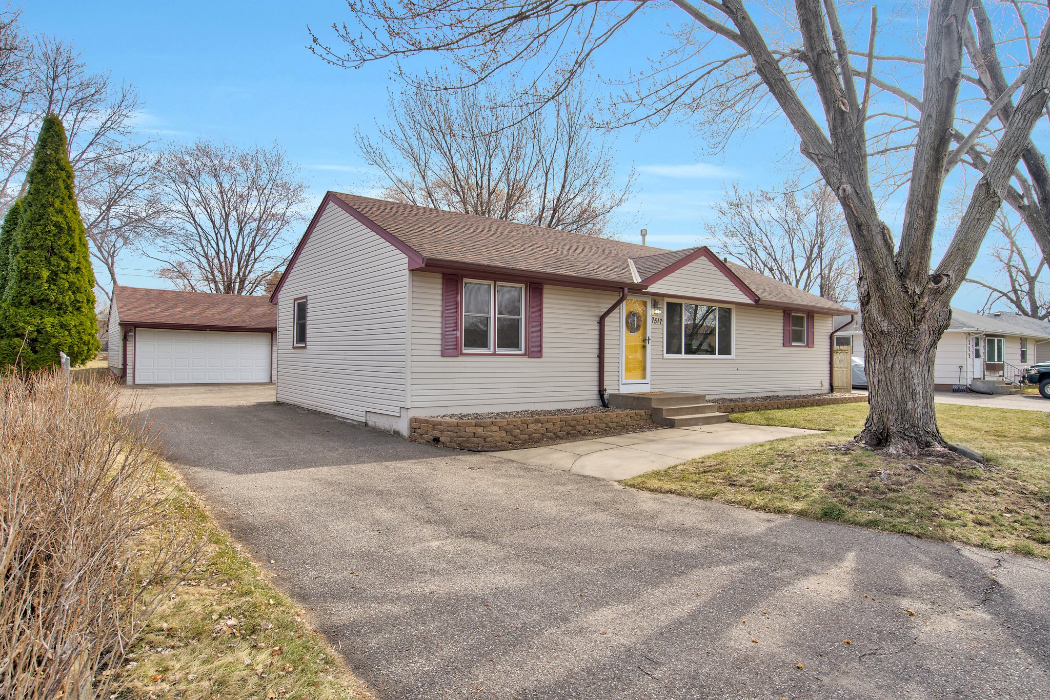 7517 4th St NE, Fridley, MN 55432, US Photo 1