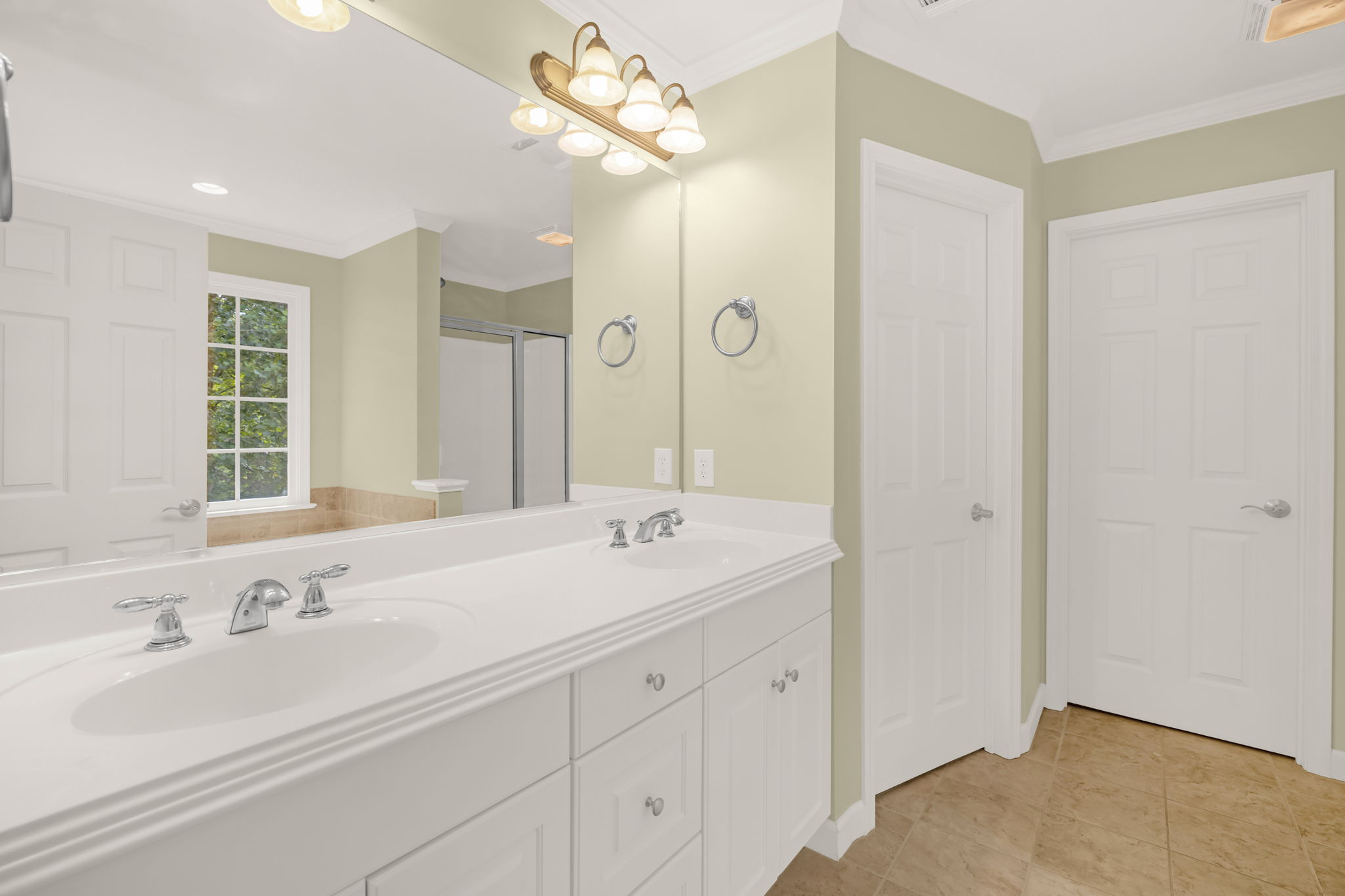 7519 Kristen Dr-26