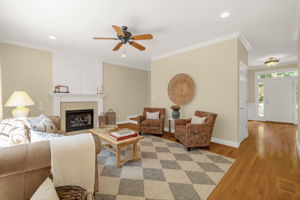 7519 Kristen Dr-14