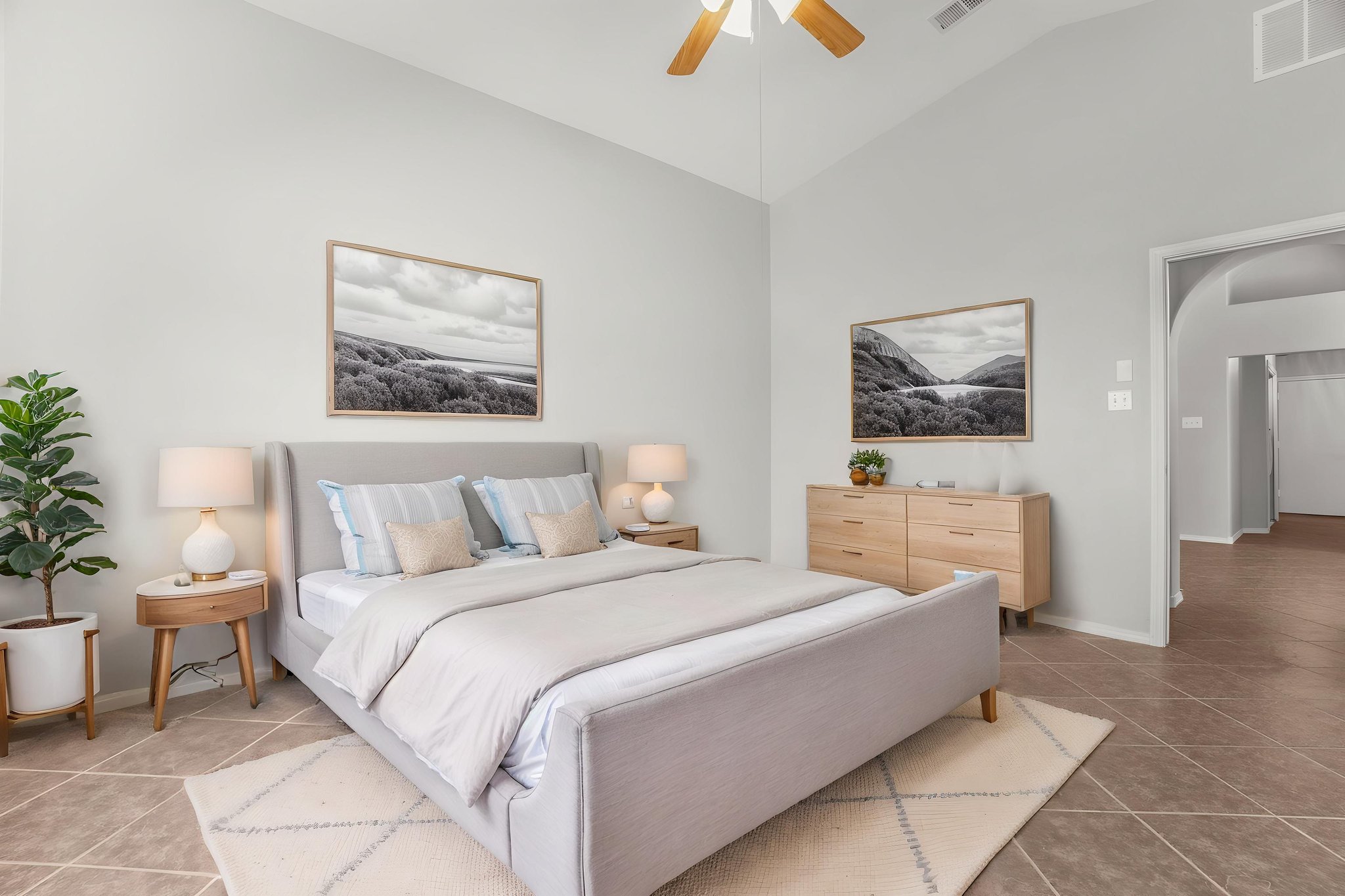 SMD00255 virtually staged.jpeg