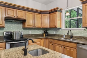 Fern Creek Dr-2006-013.jpg