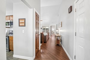Benton St-S2907-006.jpg