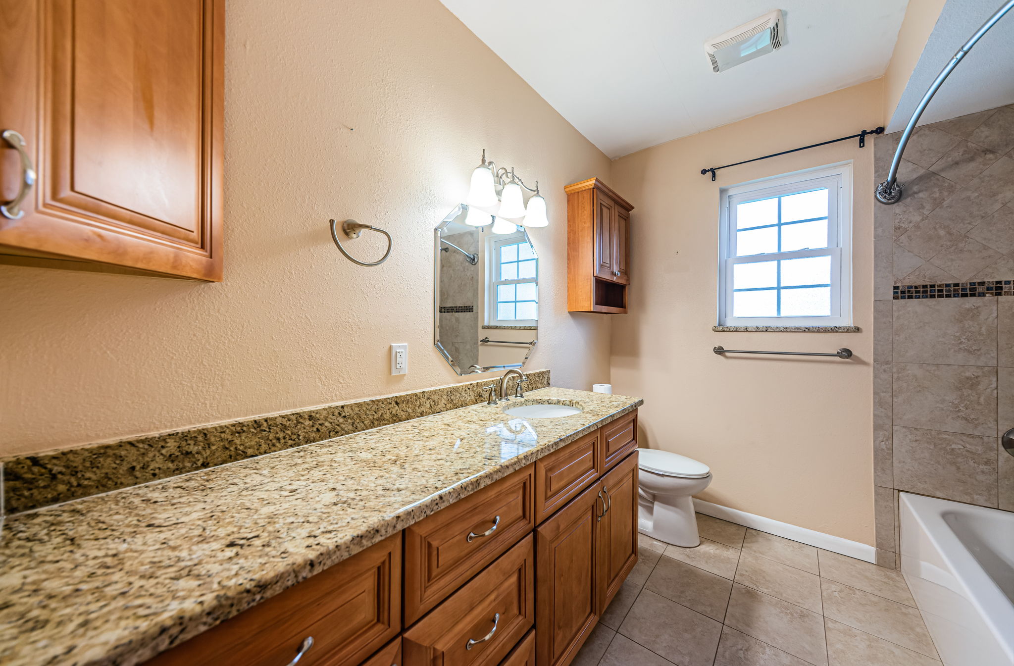 Bathroom 2a-2