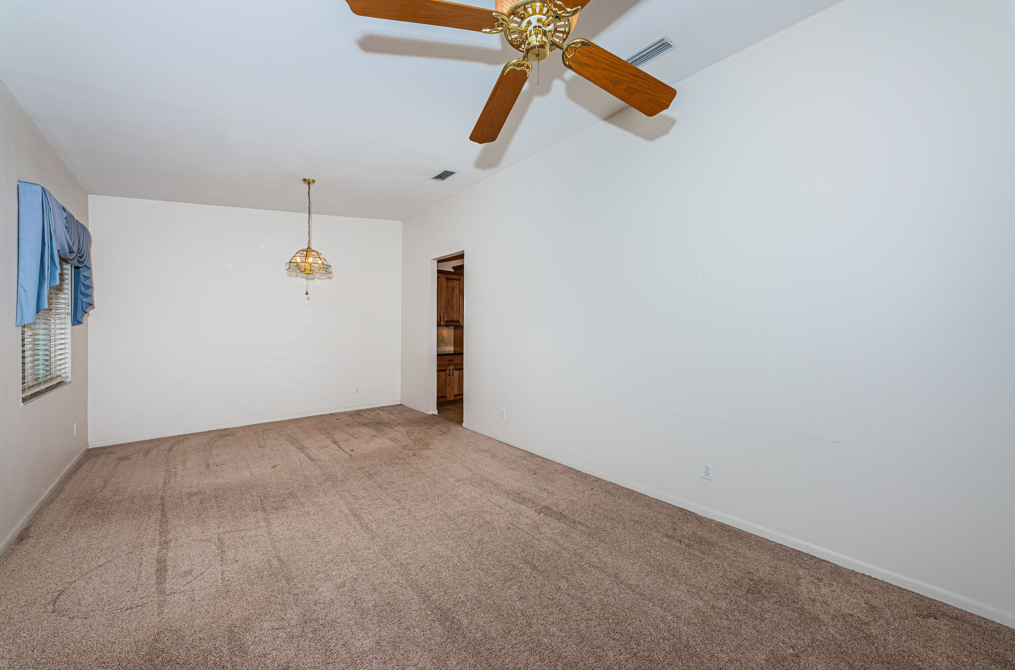 Dining Room 2-2