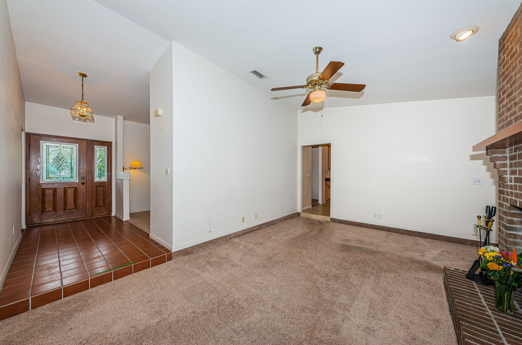 Living Room 4-2