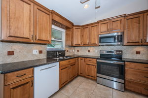 Kitchen 3-2