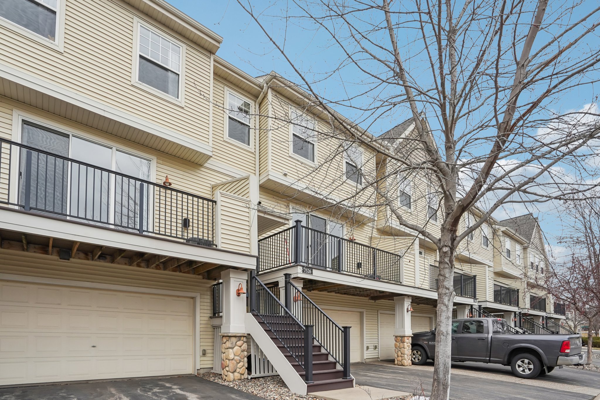 Parkridge Pl-S0403-002.jpg