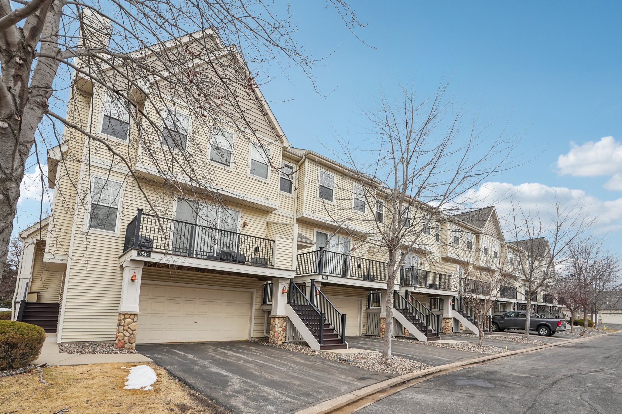 Parkridge Pl-S0403-004.jpg