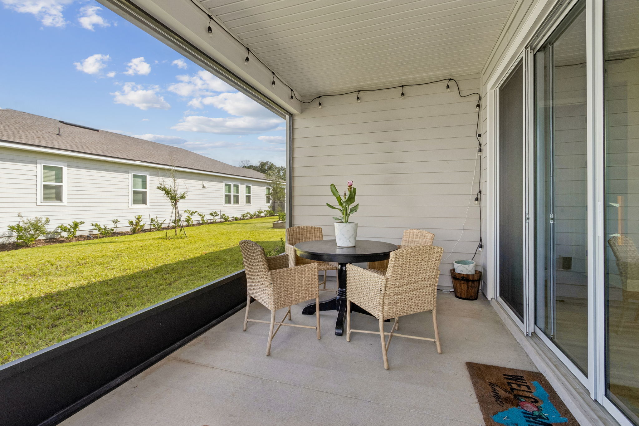 Screened-in Porch