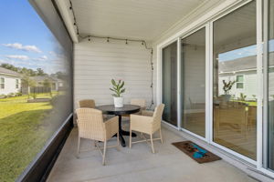 Screened-in Porch