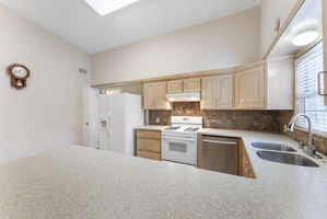  Photo 45